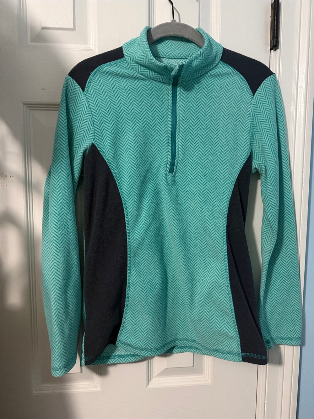 bcg Aqua Chevron Pullover with Black Accents